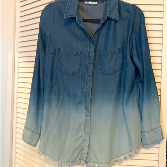 Blue ombré denim-like button down - Picture 2 of 4